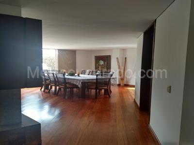 Casa de 5 alcobas en venta en San Jose De Bavaria, Bogotá, 420 m² · foto 3 de 19