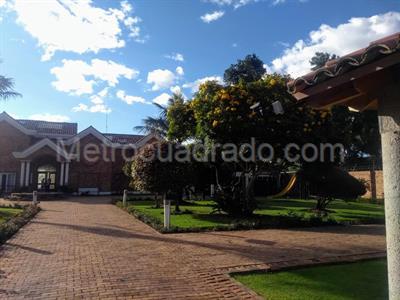 Casa de 5 alcobas en venta en San Jose De Bavaria, Bogotá, 690 m² · foto 11 de 16