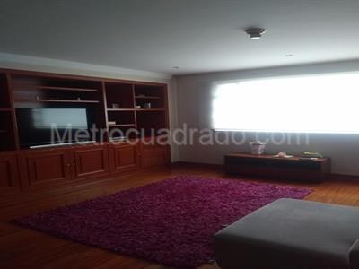 Casa de 5 alcobas en venta en San Jose De Bavaria, Bogotá, 690 m² · foto 13 de 16