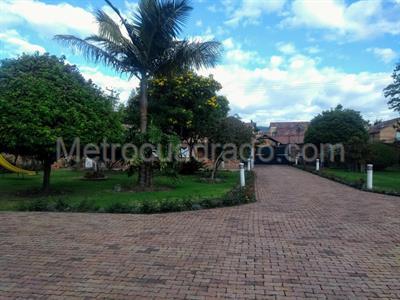 Casa de 5 alcobas en venta en San Jose De Bavaria, Bogotá, 690 m² · foto 5 de 16