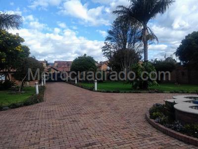 Casa de 5 alcobas en venta en San Jose De Bavaria, Bogotá, 690 m² · foto 6 de 16