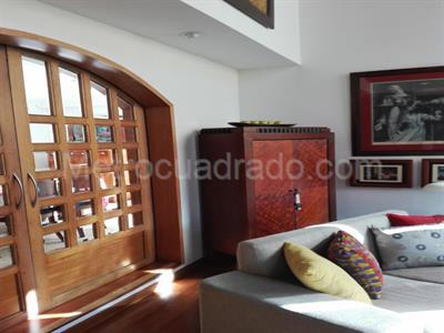 Casa de 4 alcobas en venta en San Jose De Bavaria, Bogotá, 420 m² · foto 4 de 14