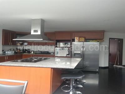 Casa de 5 alcobas en venta en San, Bogotá, 580 m² · foto 6 de 9