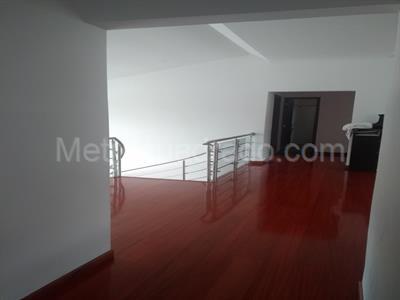 Casa de 5 alcobas en venta en San, Bogotá, 580 m² · foto 2 de 9