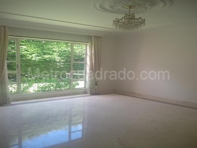Casa de 4 alcobas en venta en San Jose De Bavaria, Bogotá, 420 m² · foto 2 de 10