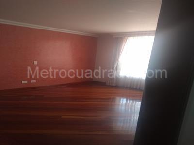 Casa de 4 alcobas en venta en San Jose De Bavaria, Bogotá, 420 m² · foto 7 de 10