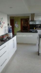 Casa de 3 alcobas en venta en San Jose De Bavaria, Bogotá, 430 m² · foto 4 de 13