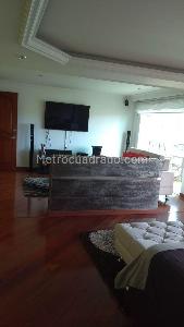 Casa de 4 alcobas en venta en San Jose De Bavaria, Bogotá, 600 m² · foto 3 de 6