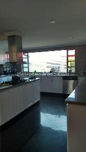 Casa de 4 alcobas en venta en San Jose De Bavaria, Bogotá, 600 m² · foto 4 de 6