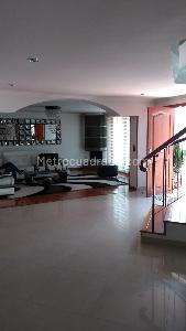 Casa de 4 alcobas en venta en San Jose De Bavaria, Bogotá, 600 m² · foto 6 de 6