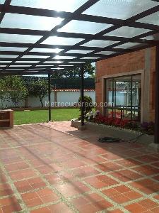 Casa de 3 alcobas en venta en San Jose De Bavaria, Bogotá, 190 m² · foto 2 de 7
