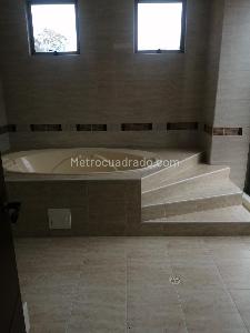 Casa de 3 alcobas en venta en San Jose De Bavaria, Bogotá, 320 m² · foto 4 de 7