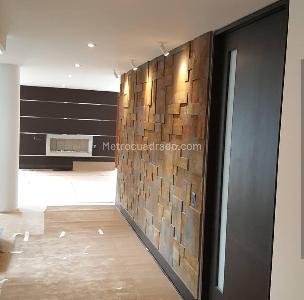 Casa de 4 alcobas en venta en San Jose De Bavaria, Bogotá, 540 m² · foto 2 de 7