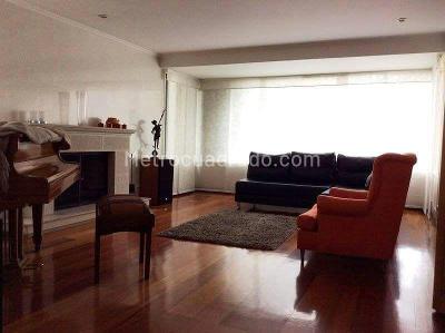 Casa de 4 alcobas en venta en San Jose De Bavaria, Bogotá, 266 m² · foto 4 de 15