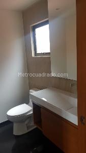 Casa de 4 alcobas en venta en San Jose De Bavaria, Bogotá, 380 m² · foto 13 de 20