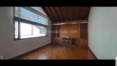 Casa de 4 alcobas en venta en San Jose De Bavaria, Bogotá, 380 m² · foto 3 de 20