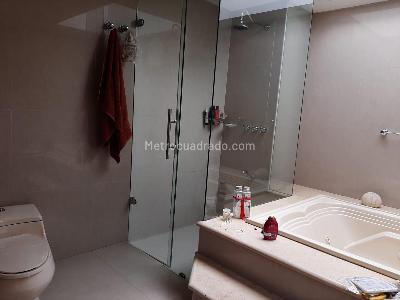 Casa de 5 alcobas en venta en San Jose De Bavaria, Bogotá, 480 m² · foto 17 de 20