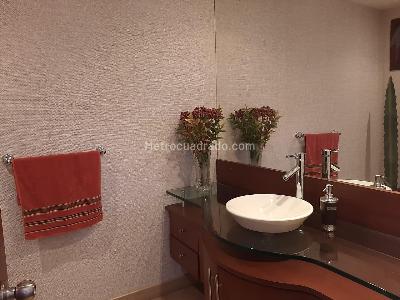 Casa de 5 alcobas en venta en San Jose De Bavaria, Bogotá, 480 m² · foto 2 de 20