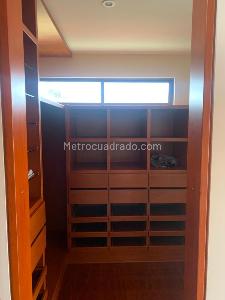 Casa de 5 alcobas en venta en San Jose De Bavaria, Bogotá, 350 m² · foto 5 de 18