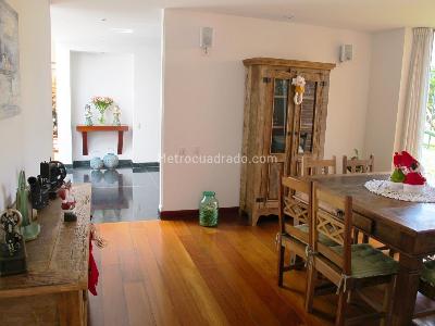 Casa de 4 alcobas en venta en San Simon, Bogotá, 380 m² · foto 1 de 12