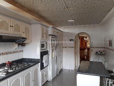 Casa de 4 alcobas en venta en San Jose De Bavaria, Bogotá, 351 m² · foto 3 de 13