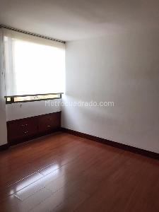 Casa de 4 alcobas en arriendo en San Jose De Bavaria, Bogotá, 330 m² · foto 2 de 18