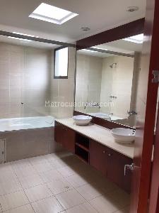 Casa de 4 alcobas en arriendo en San Jose De Bavaria, Bogotá, 330 m² · foto 5 de 18