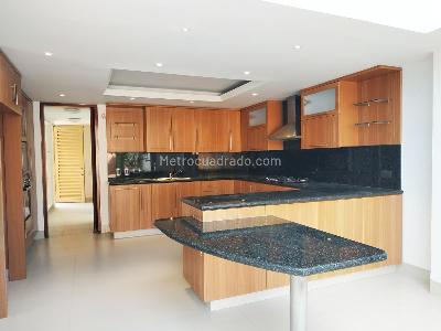 Casa de 4 alcobas en venta en San Jose De Bavaria, Bogotá, 380 m² · foto 5 de 12