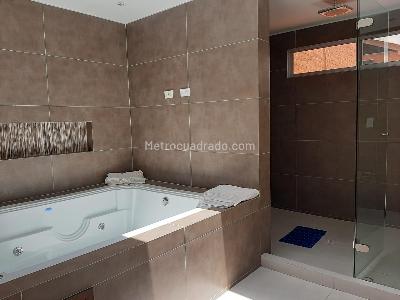 Casa de 4 alcobas en venta en San Jose De Bavaria, Bogotá, 540 m² · foto 11 de 14