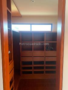 Casa de 5 alcobas en venta en San Jose De Bavaria, Bogotá, 380 m² · foto 12 de 12