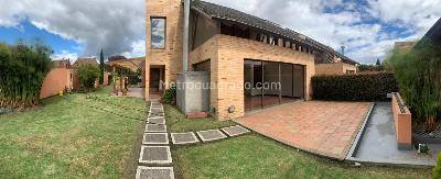 Casa de 5 alcobas en venta en San Jose De Bavaria, Bogotá, 380 m² · foto 7 de 12