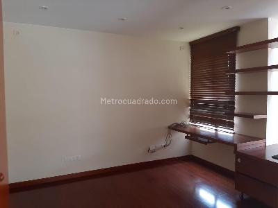 Casa de 5 alcobas en venta en San Jose De Bavaria, Bogotá, 380 m² · foto 9 de 12