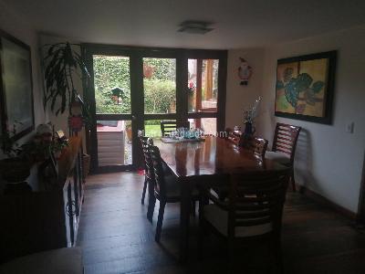 Casa de 3 alcobas en venta en San Jose De Bavaria, Bogotá, 220 m² · foto 1 de 8