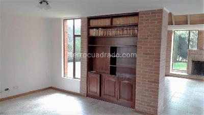 Casa de 3 alcobas en venta en San Jose De Bavaria, Bogotá, 336 m² · foto 9 de 9