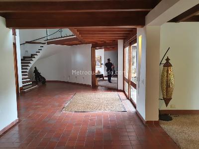 Casa de 5 alcobas en arriendo en San Jose De Bavaris, Bogotá, 780 m² · foto 5 de 20