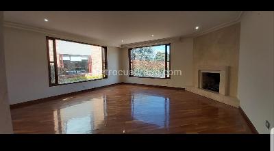 Casa de 4 alcobas en venta en San Jose De Bavaria, Bogotá, 520 m² · foto 5 de 9