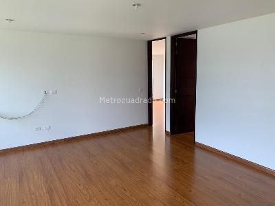 Casa de 5 alcobas en venta en San Simon, Bogotá, 490 m² · foto 13 de 20