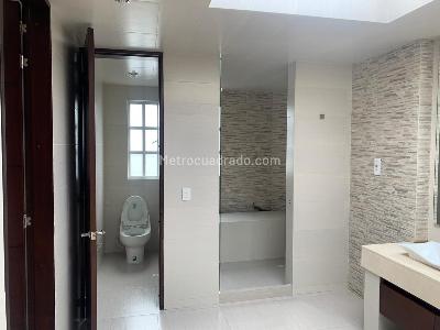 Casa de 5 alcobas en venta en San Simon, Bogotá, 490 m² · foto 17 de 20