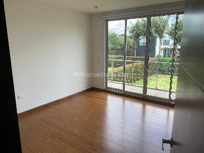 Casa de 5 alcobas en venta en San Simon, Bogotá, 490 m² · foto 8 de 20