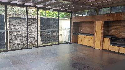 Casa de 4 alcobas en venta en San Jose De Bavaria, Bogotá, 390 m² · foto 3 de 18
