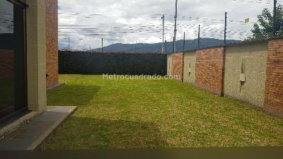 Casa de 4 alcobas en venta en San Jose De Bavaria, Bogotá, 390 m² · foto 9 de 18