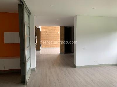 Casa de 4 alcobas en venta en San Sebastian, Bogotá, 500 m² · foto 2 de 20