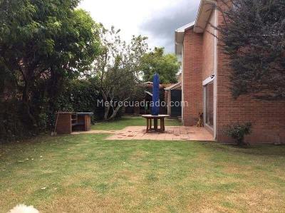 Casa de 4 alcobas en venta en San Jose De Bavaria, Bogotá, 266 m² · foto 1 de 12