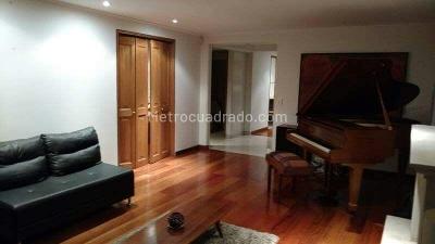 Casa de 4 alcobas en venta en San Jose De Bavaria, Bogotá, 266 m² · foto 2 de 12