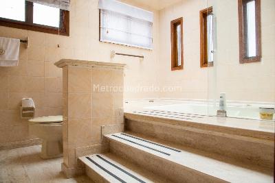 Casa de 3 alcobas en venta en San Jose De Bavaria, Bogotá, 350 m² · foto 7 de 12