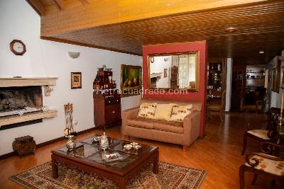 Casa de 5 alcobas en venta en San Jose De Bavaria, Bogotá, 350 m² · foto 4 de 12