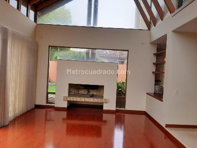 Casa de 5 alcobas en venta en San Jose De Bvaria, Bogotá, 35 m² · foto 1 de 15