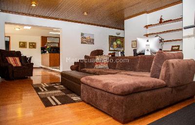 Casa de 4 alcobas en venta en San Jose De Bavaria, Bogotá, 350 m² · foto 3 de 17