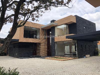 Casa de 4 alcobas en venta en San Jose De Bavaria, Bogotá, 580 m² · foto 5 de 7