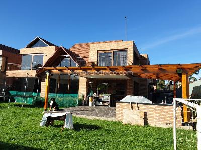 Casa en venta en San Jose De Bavaria, Bogotá · foto 2 de 15